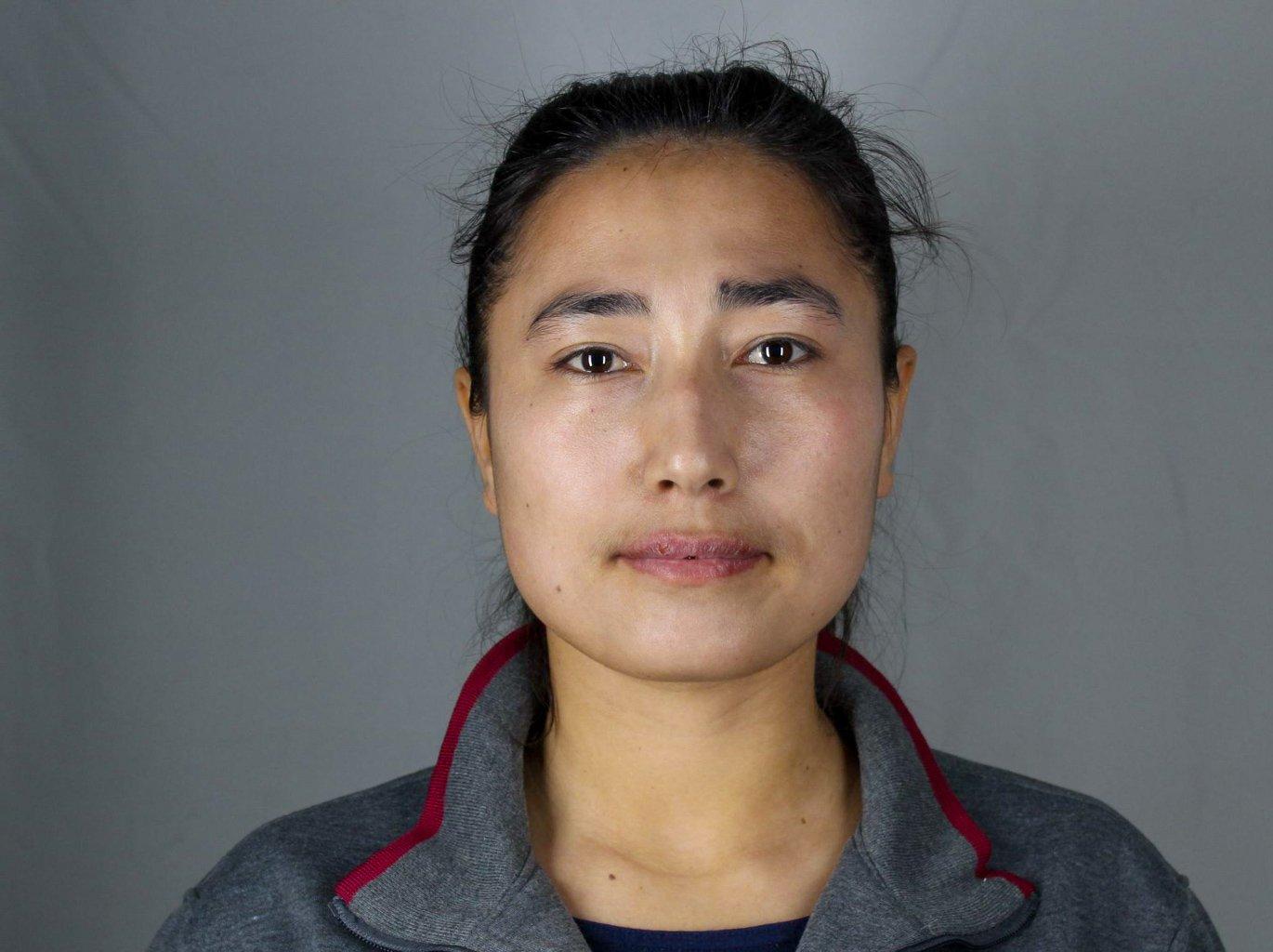 Aynur Tursun, 28. Internerad i kinesiskt omskolningsläger.