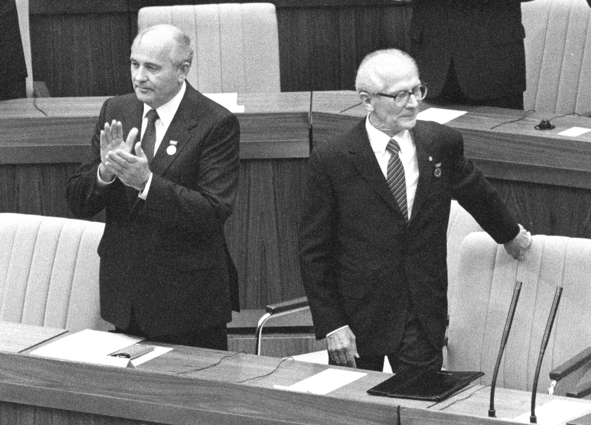Gorbatjov och Erich Honecker, tidigare statschef i Östtyskland. 