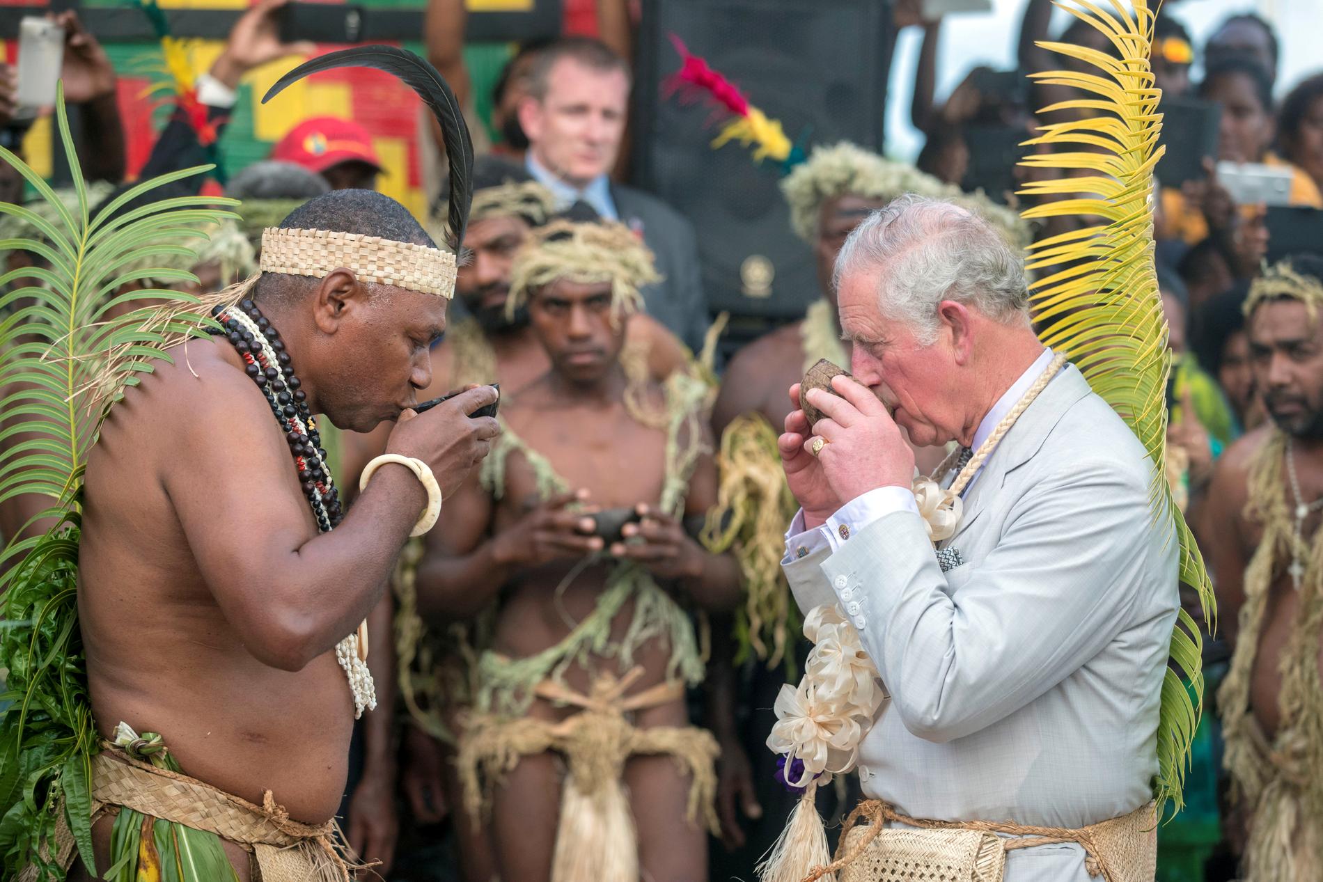 Storbritanniens kronprins Charles utsågs till "kastom chief" på Vanuatu.