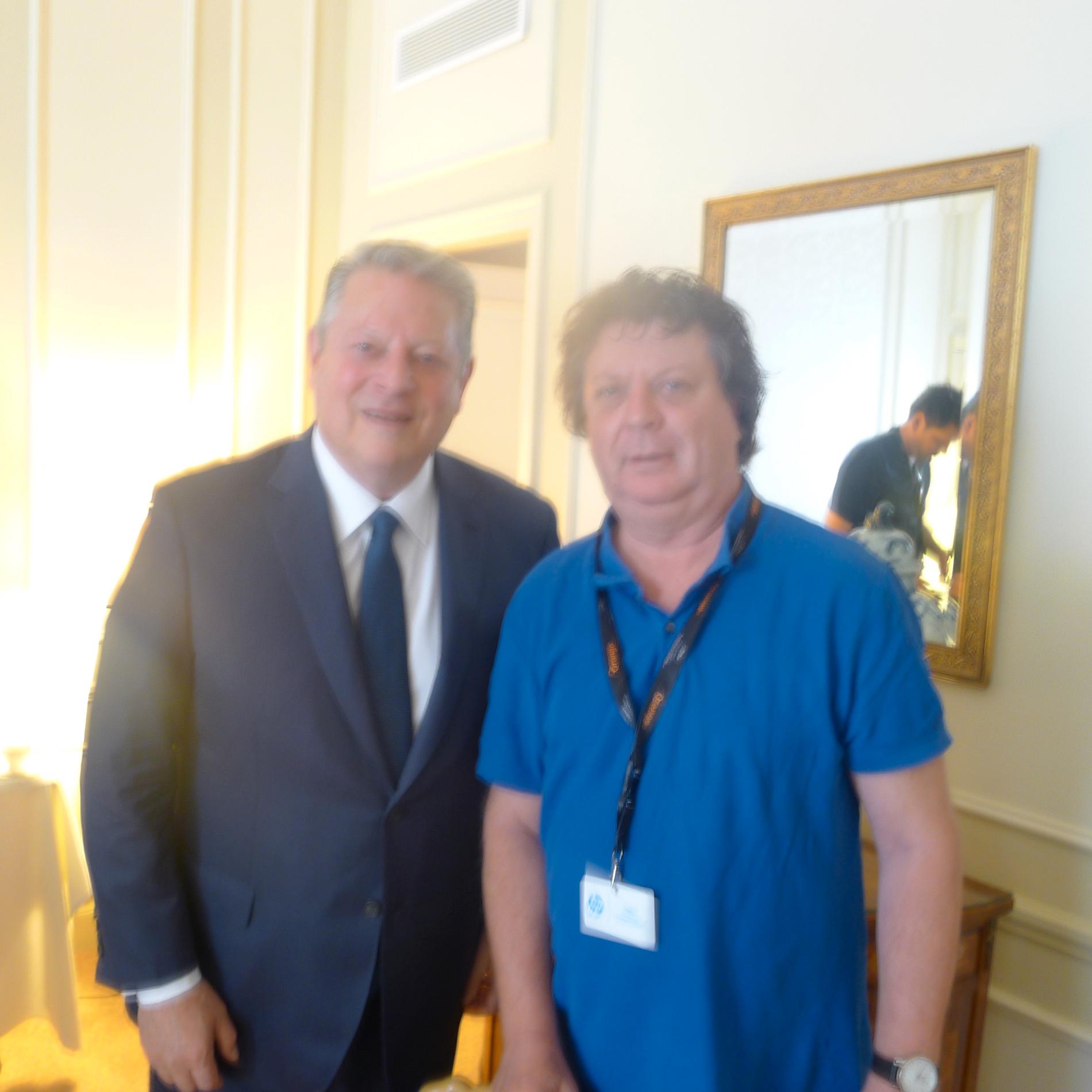 En suddig Al Gore tillsammans med Nöjesbladets Jan-Olov Andersson.