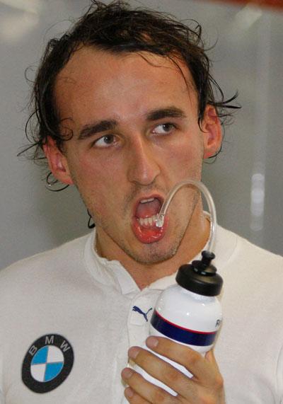 Eftertraktad Robert Kubica jagas av flera stall till kommande säsong. FOTO: AP