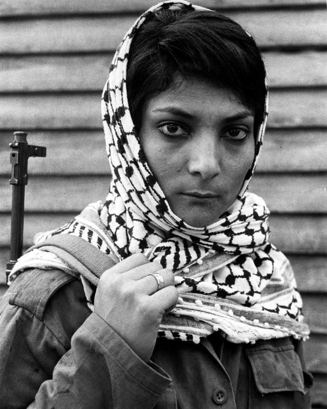 Sprängde flygplan I augusti 1969 kapade palestinska Leila Khaled ett flygplan som lyfte från Rom och var påväg mot Tel Aviv. Hon lyckades dirigera om planet till Damaskus i stället. Efter att alla lämnat planet sprängdes det i luften och Khaled greps.