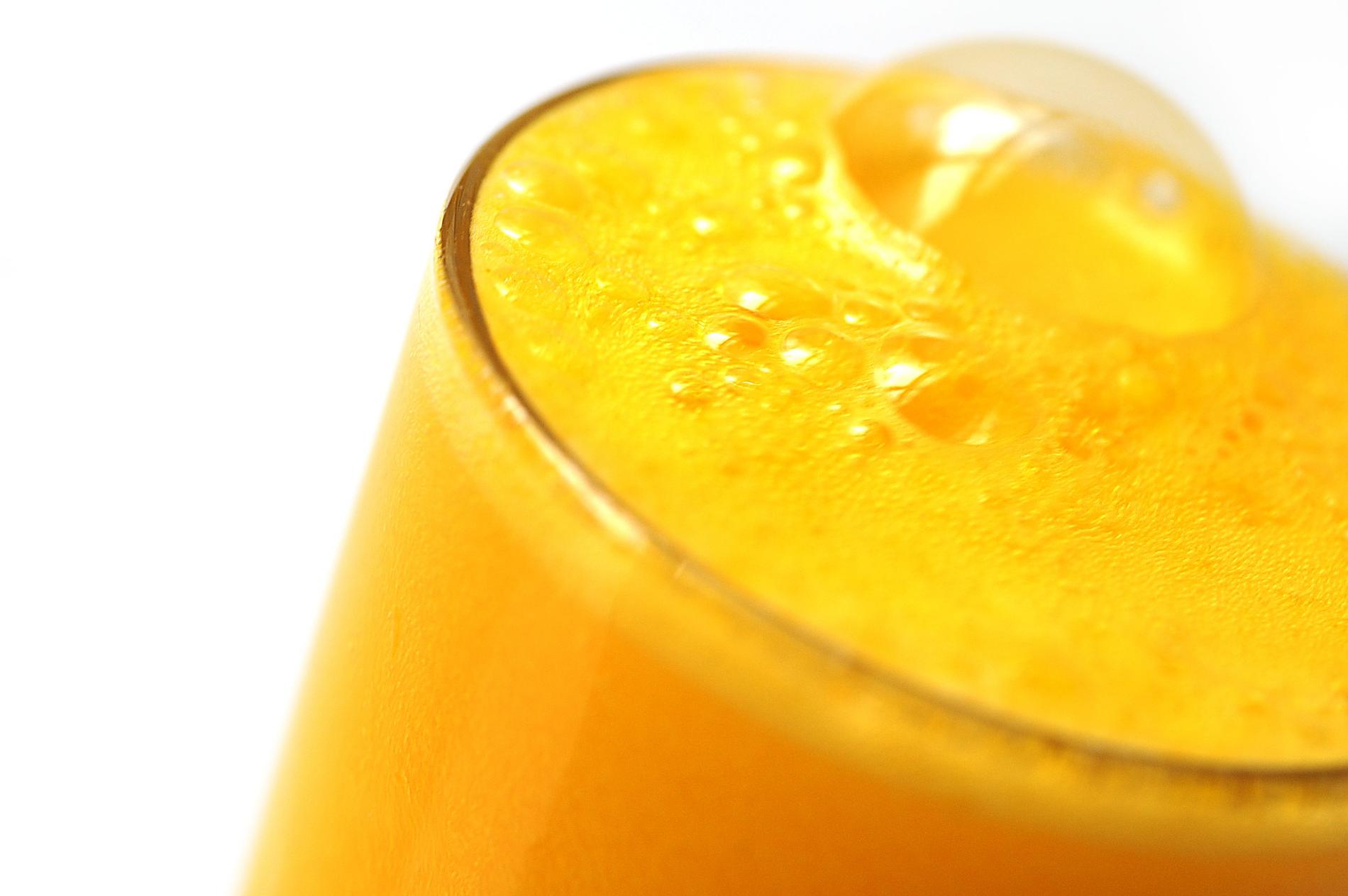 Apelsinjuicen kan innehålla äppeljuice. Arkivbild.