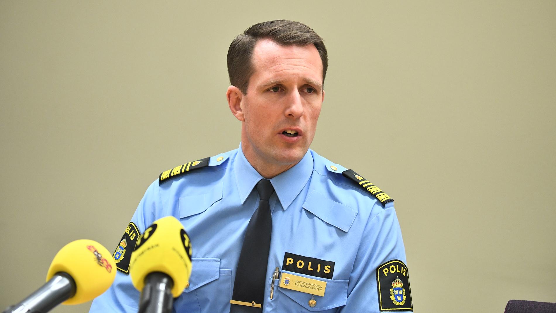 Mattias Sigfridsson, biträdande polismästare i Malmö, informerar om helgens hot mot Findus, under en pressträff på Rättscentrum i Malmö.