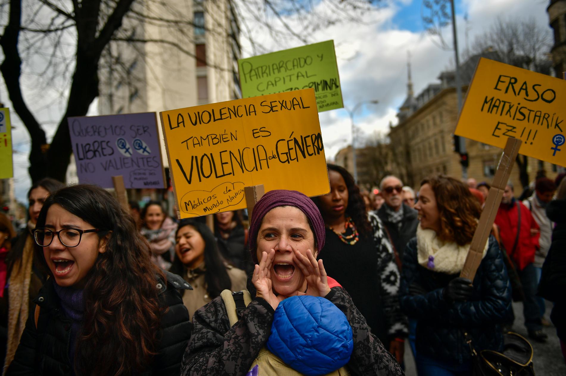 Protest mot mäns våld mot kvinnor i Pamplona i Spanien i slutet av november.