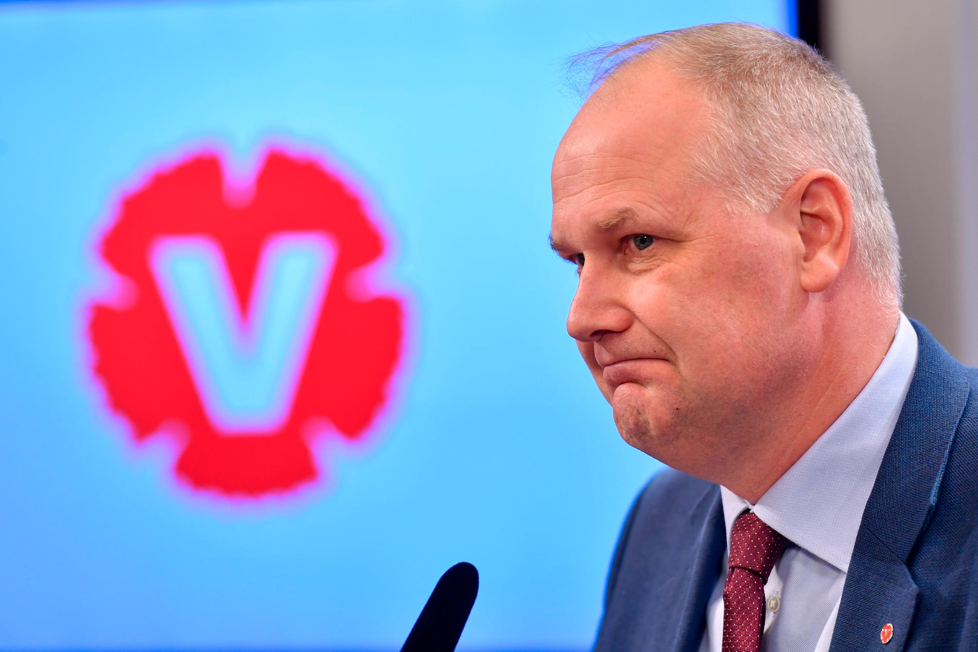 Vänsterpartiets ledare Jonas Sjöstedt ska övertyga partiet i helgen att inte driva kravet att Sverige ska lämna EU. Arkivbild.