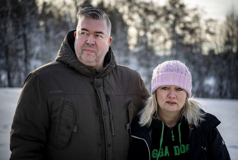 Peter och Lotta Wistrand bor 1,5 kilometer från det brinnande sopberget och kallar branden för en naturkatastrof. 