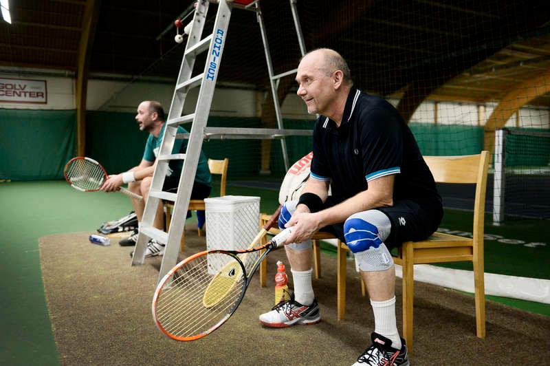 ”Jag är ett bollgeni” Kenta Johansson är klar över vad som är hans styrka på tennis­banan. I hockeybåset är han lugnet själv.