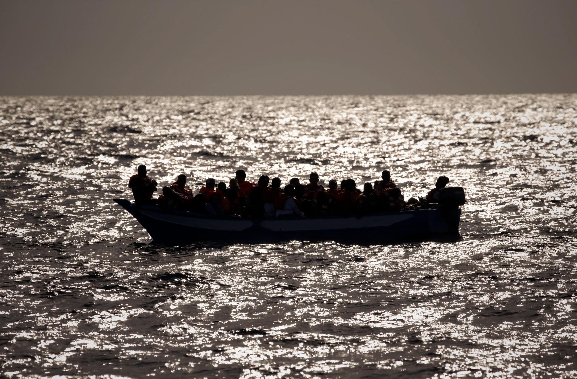 En migrantbåt på Medelhavet. Arkivbild.