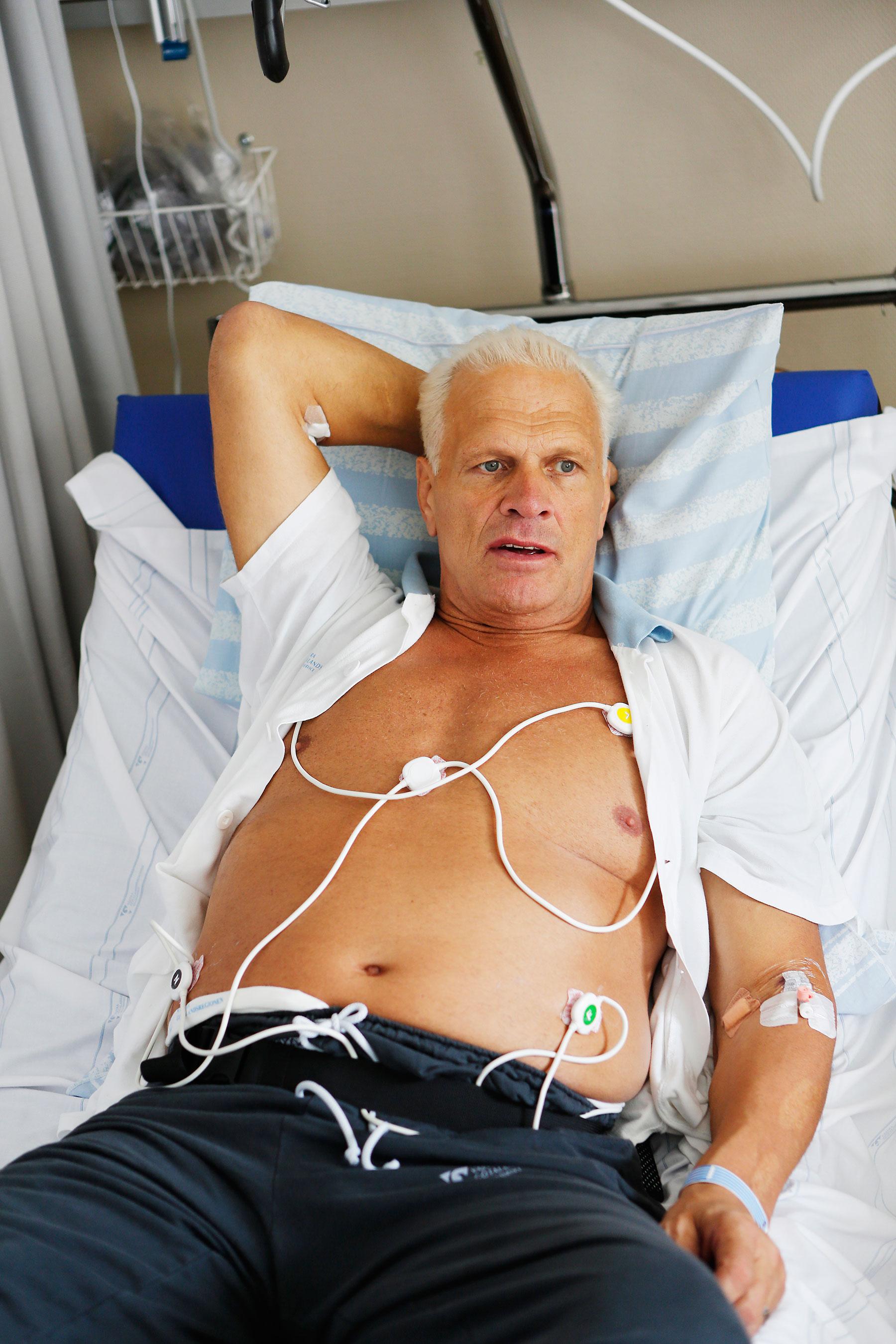 Frank Andersson på sjukhus 2013, när han lades in för hjärtproblem.