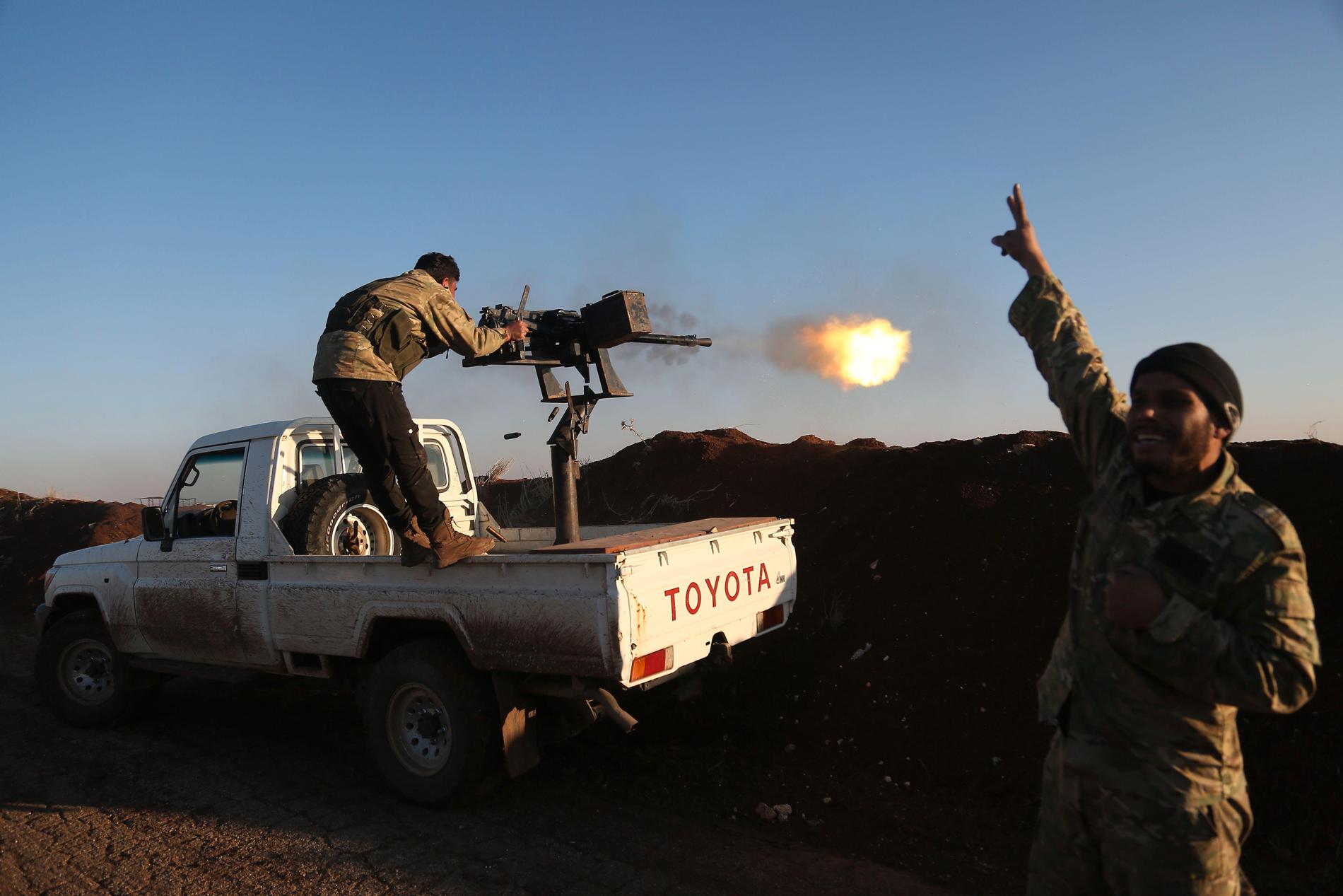  Turkiska styrkor beskjuter Afrinregionen i Syrien.