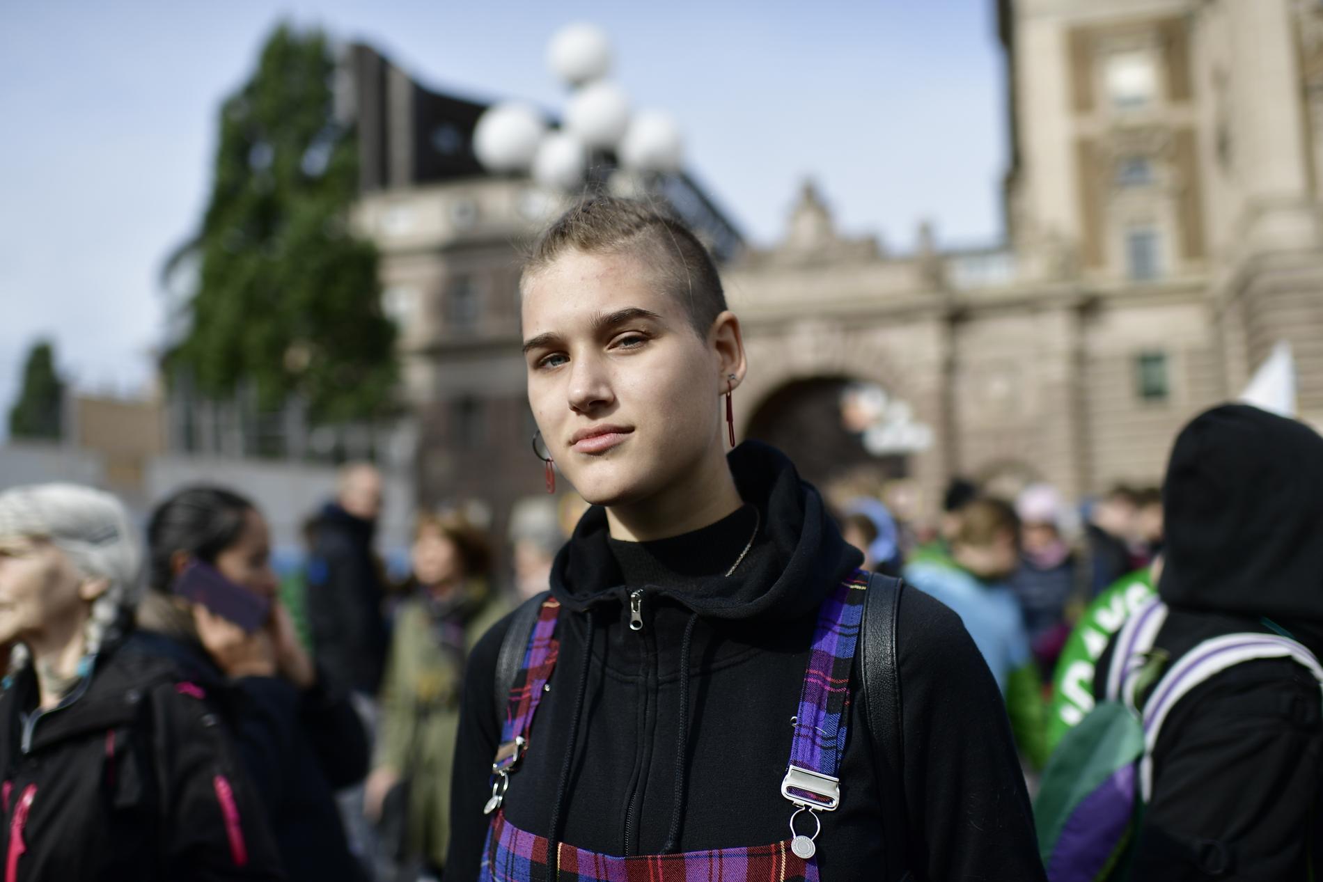 Isabelle Axelsson, 18, är en av ungdomarna som klimatstrejkar.