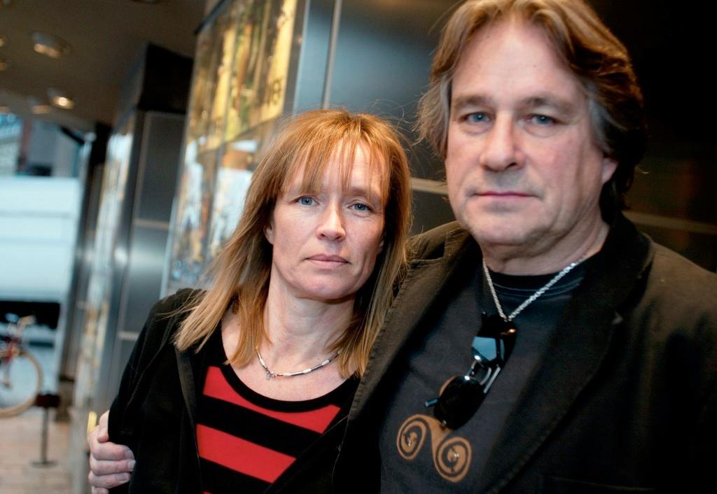 Cilla och Rolf Börjlind, duon bakom både boken och tv-succén "Springfloden", skriver manus till tv-versionen av "Den tredje rösten"