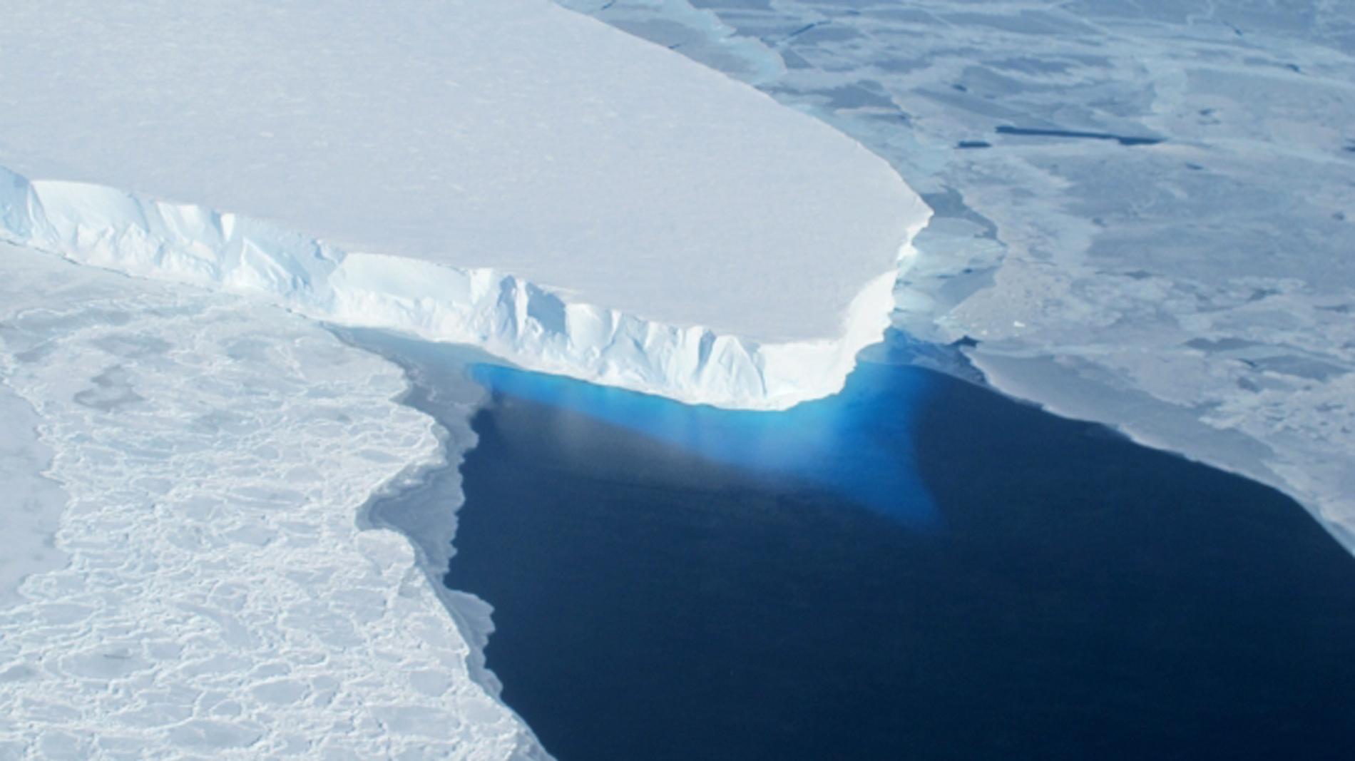 ”Domedagsglaciären” Thwaites i västra Antarktis  smälter allt snabbare.