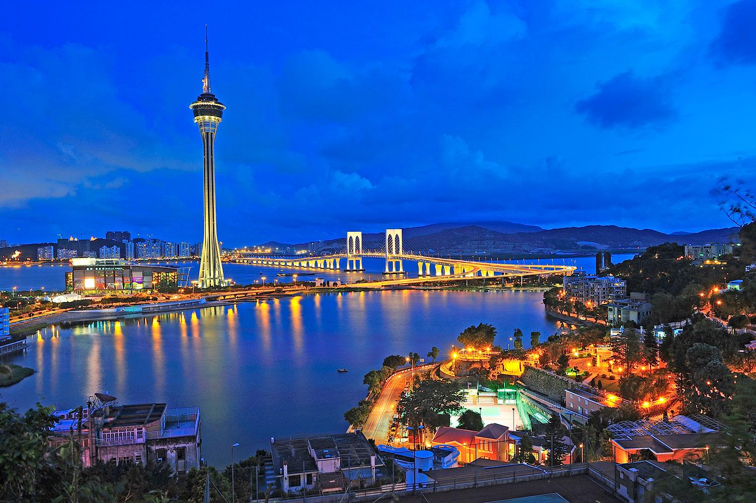 Macau tower dominerar i den forna portugisiska kolonin.