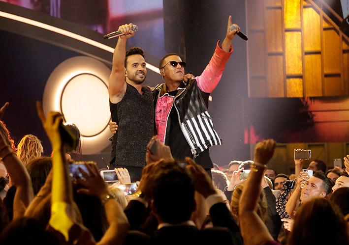 Daddy Yankee, till höger, är en av pionjärerna inom genren reggaeton. Tillsammans med Luis Fonsi, till vänster, har han nu en världshit med ”Despacito”.