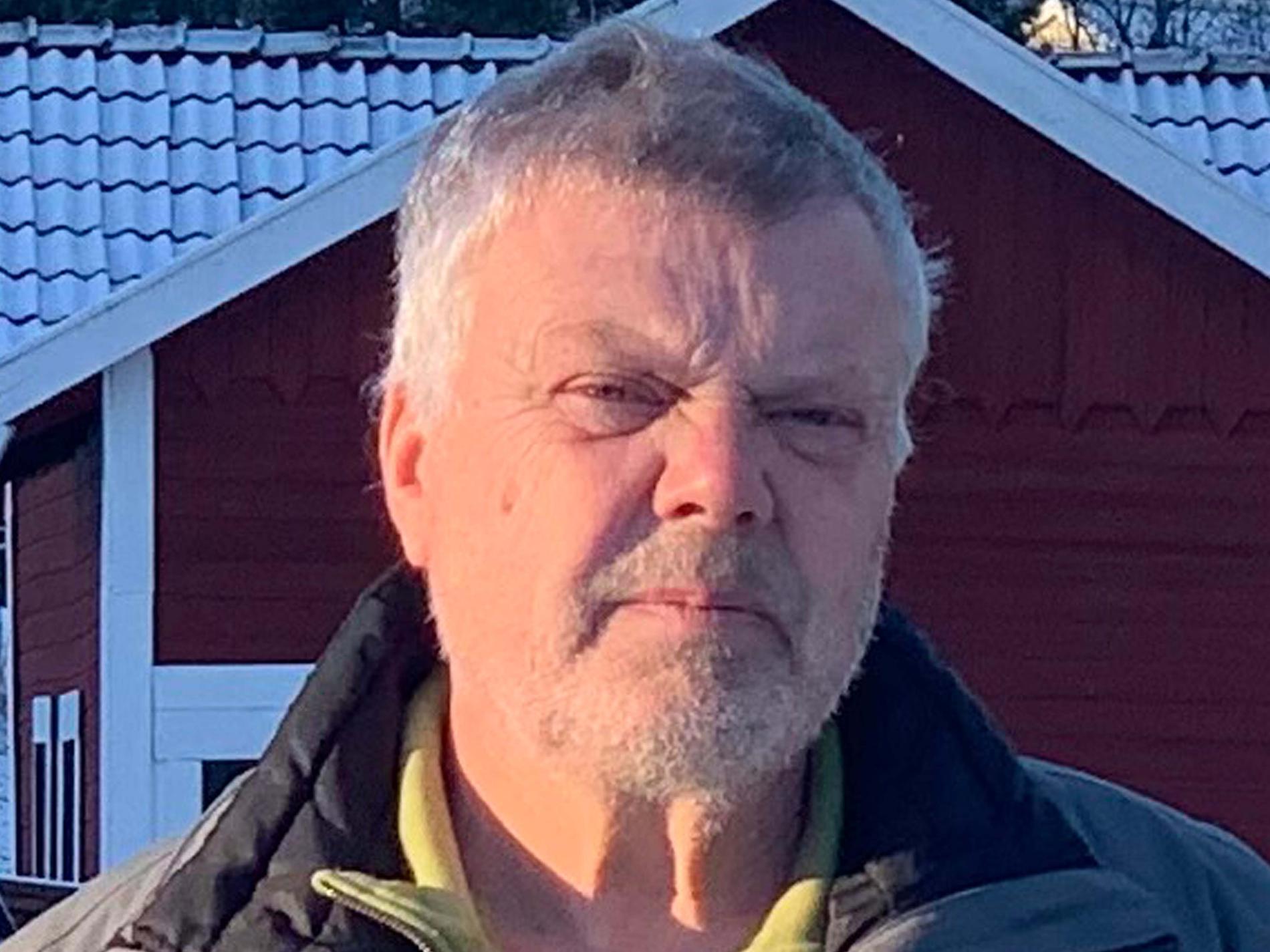 Janne Andersson, 68, tröttnade och åkte till polisstationen. Men den var stängd.