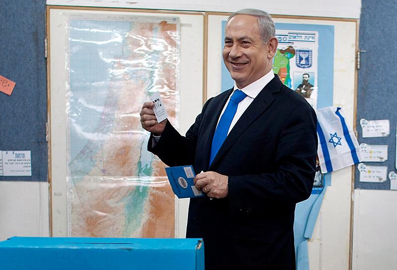 I vinnarspåret Mycket tyder på att premiärminister Benjamin Netanyahu, som tillsammans med landets väljare gick till val­urnorna i går, fortsätter leda landet. Det innebär troligtvis mer våld mot palestinierna och ett mer isolerat Israel.