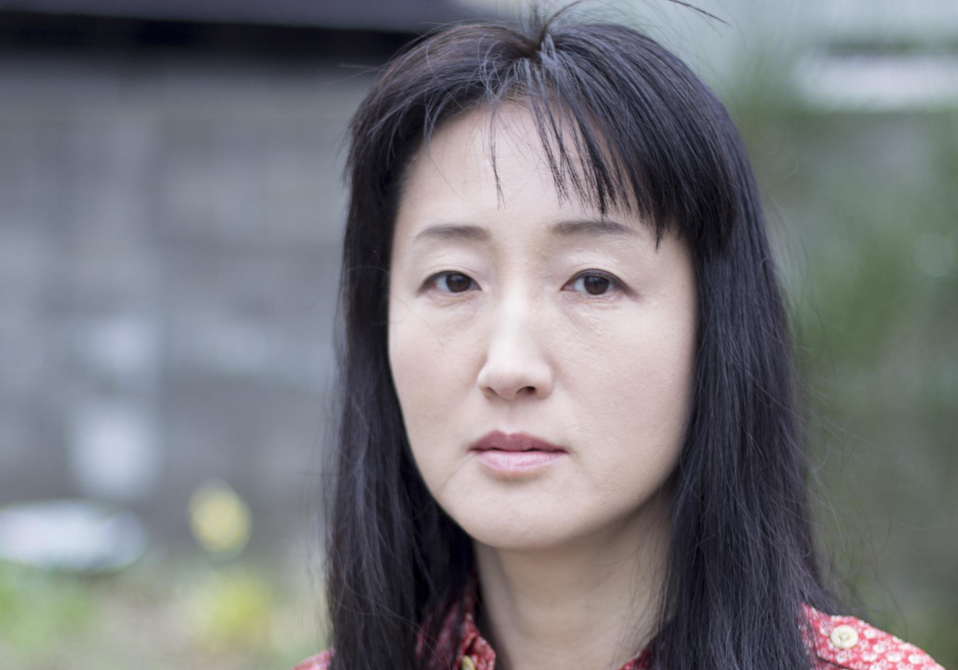 Yu Miri är aktuell med den svenska översättningen av prisbelönta romanen ”Tokyo Ueno station”.