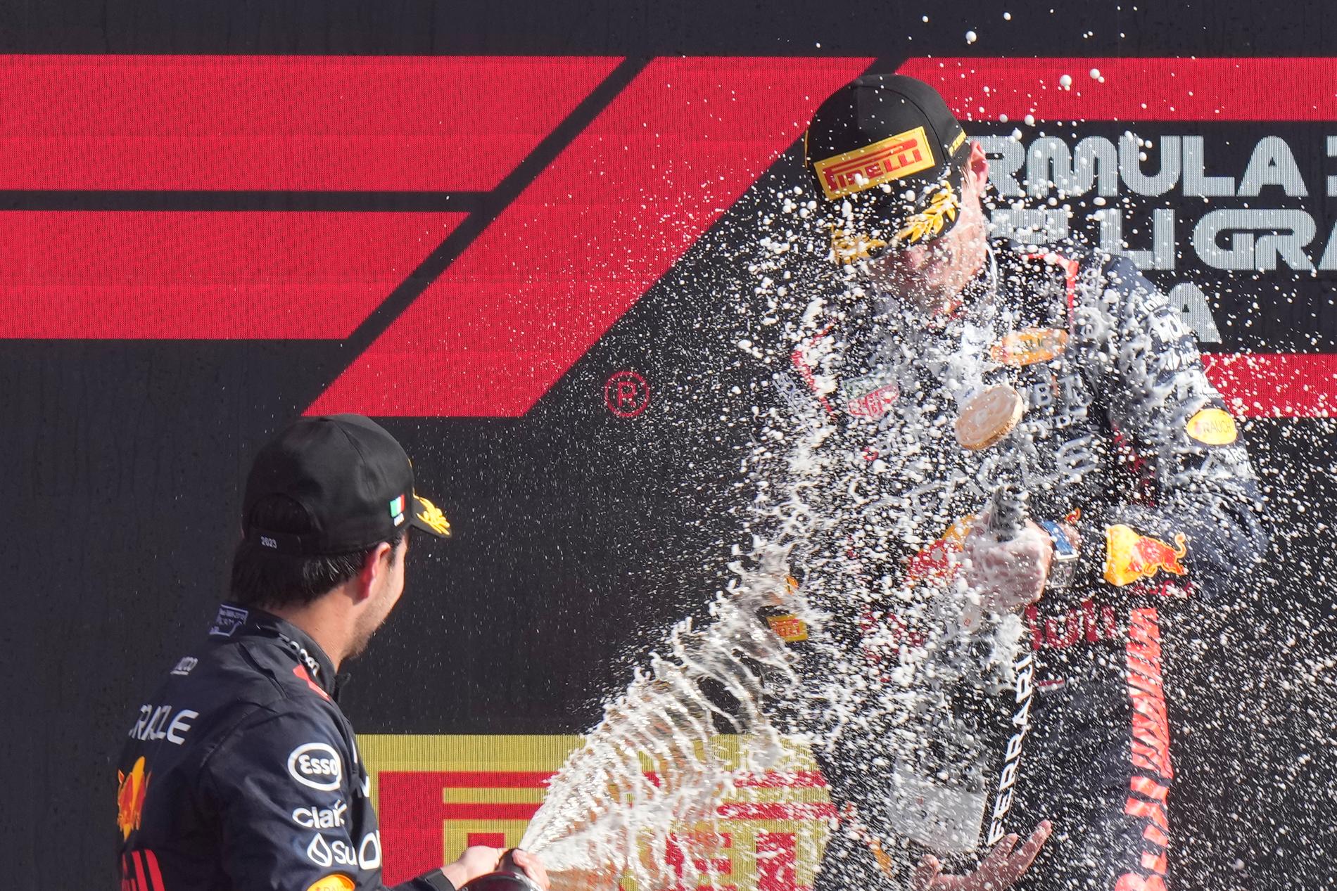 Max Verstappen och Sergio Perez delar prispall under 2023