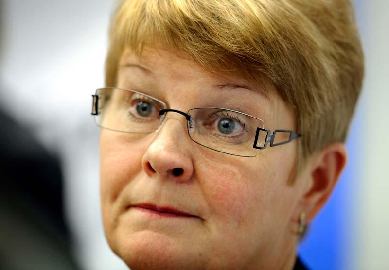 Maud Olofsson har lämnat ”walk over” till moderat politik, menar S-debattören.