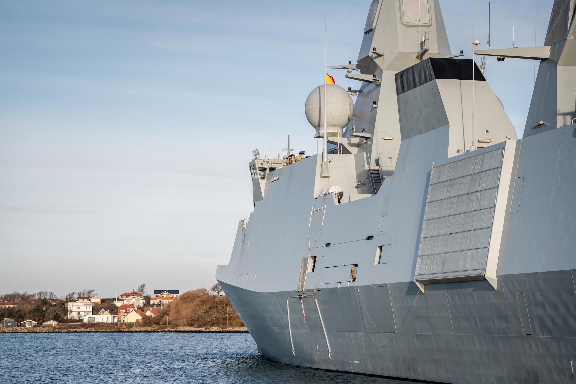 Den danska fregatten av Iver Huitfeldt-klass har tidigare skickats till Röda havet för att bidra till säkerheten där. Den ingår i den USA-ledda insatsen.