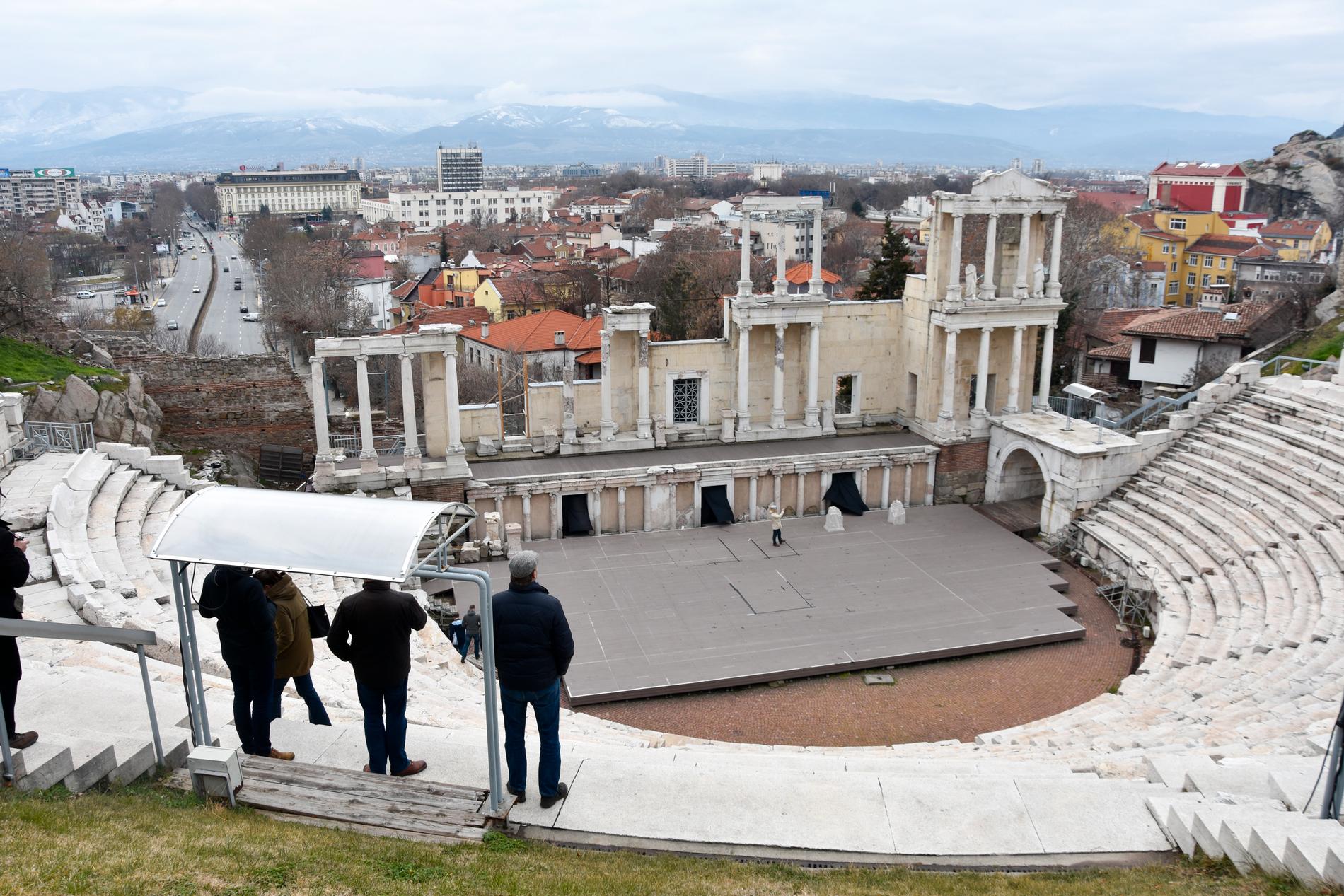 Den romerska teatern i Plovdiv i Bulgarien är en av de mest välbevarade från antiken och används fortfarande. Men antikens historia får inte plats i Skolverkets förslag till reviderad kursplan i historieämnet. Arkivbild.
