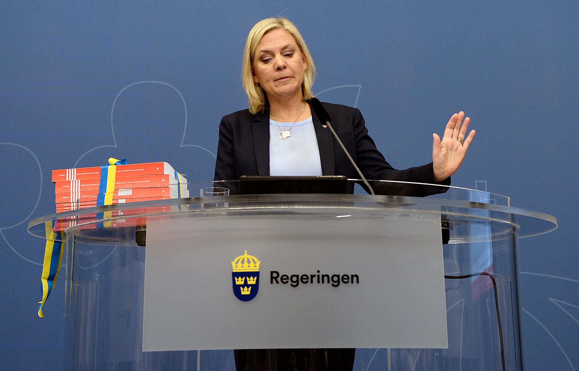 Finansminister Magdalena Andersson presenterar regeringens höstbudget.