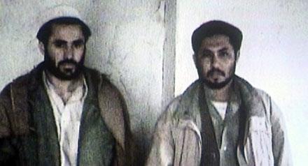 Greps kort efter dådet Salahuddin, t v, arresterades tillsammans med tre andra män. En av dem syns här till höger. Hans identitet har ännu inte offentliggjorts.