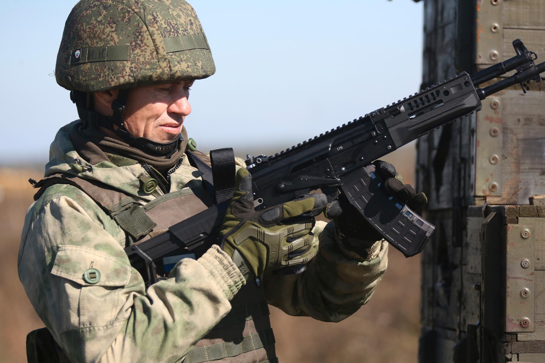 Rysk soldat under en militärträning 2022. 