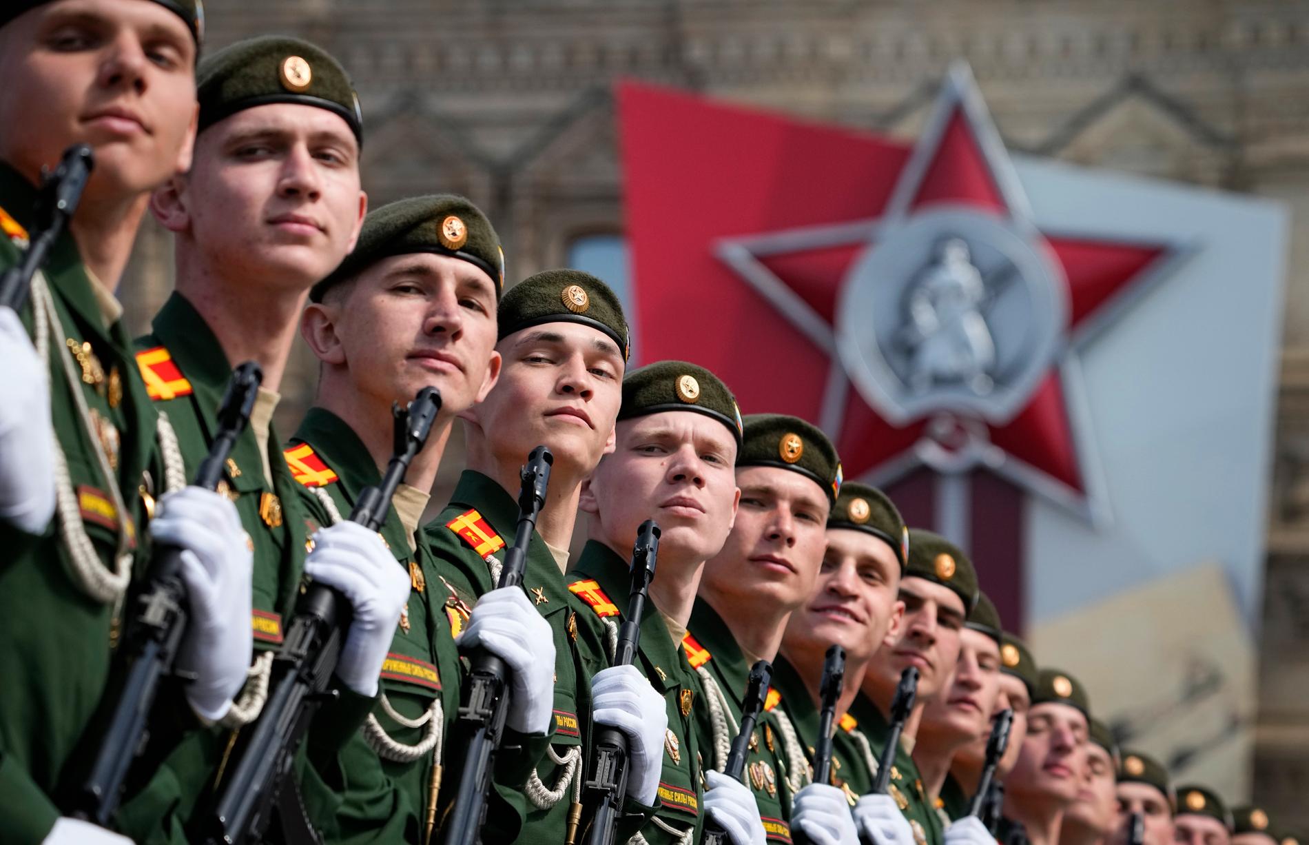 Repetitioner i Moskva under lördagen inför segerparaden i Moskva den 9 maj. 