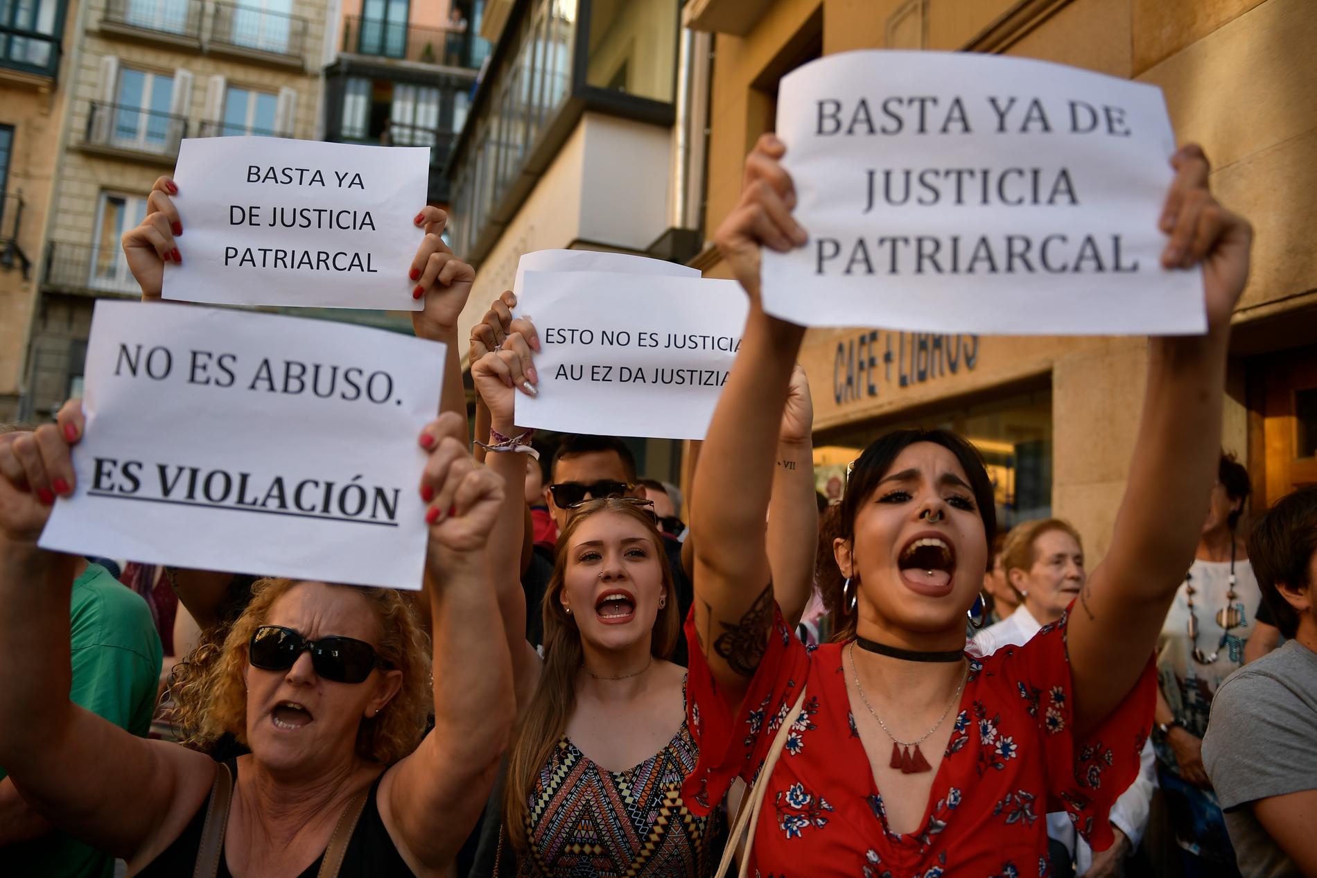 En demonstration i fjol efter en tidigare mildare dom i Pamplona-fallet. Arkivbild.