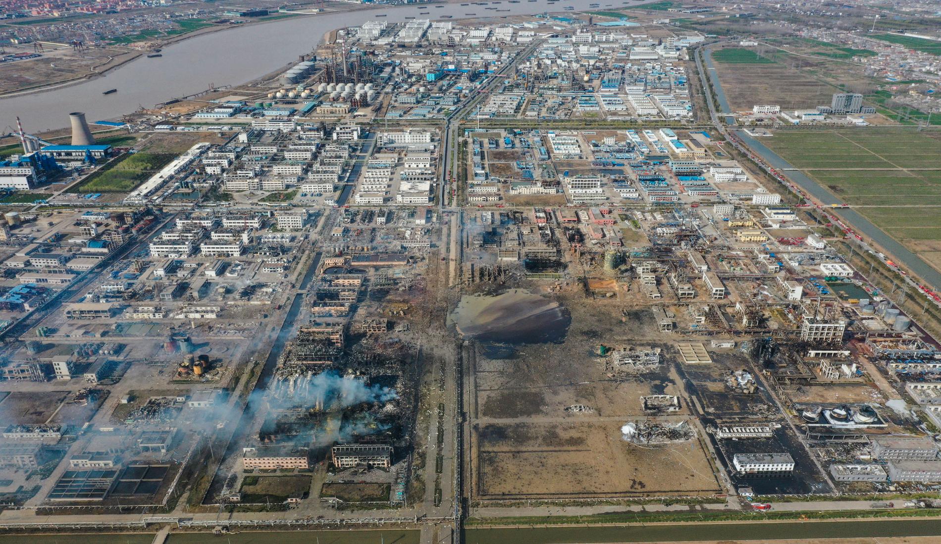 Industriområdet i staden Yancheng efter explosionen den 21 mars. Arkivbild.