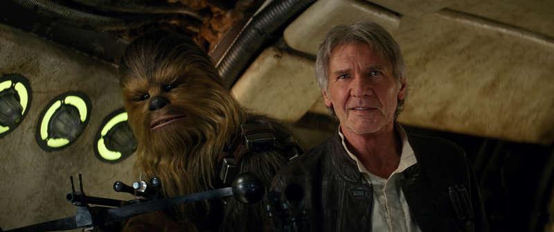 Peter Mayhew och Harrison Ford är tillbaka i sina klassiska roller som Chewbacca och Han Solo.