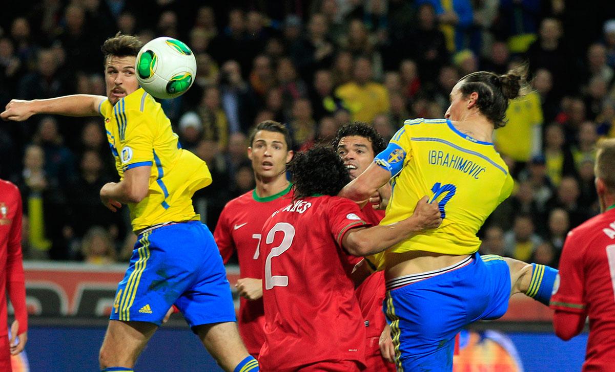19 november 2013 Bortamatchen slutade illa för Sverige, men hemma höll det på att reda upp sig ett tag. Zlatans nick i 68:e innebar 1–1…