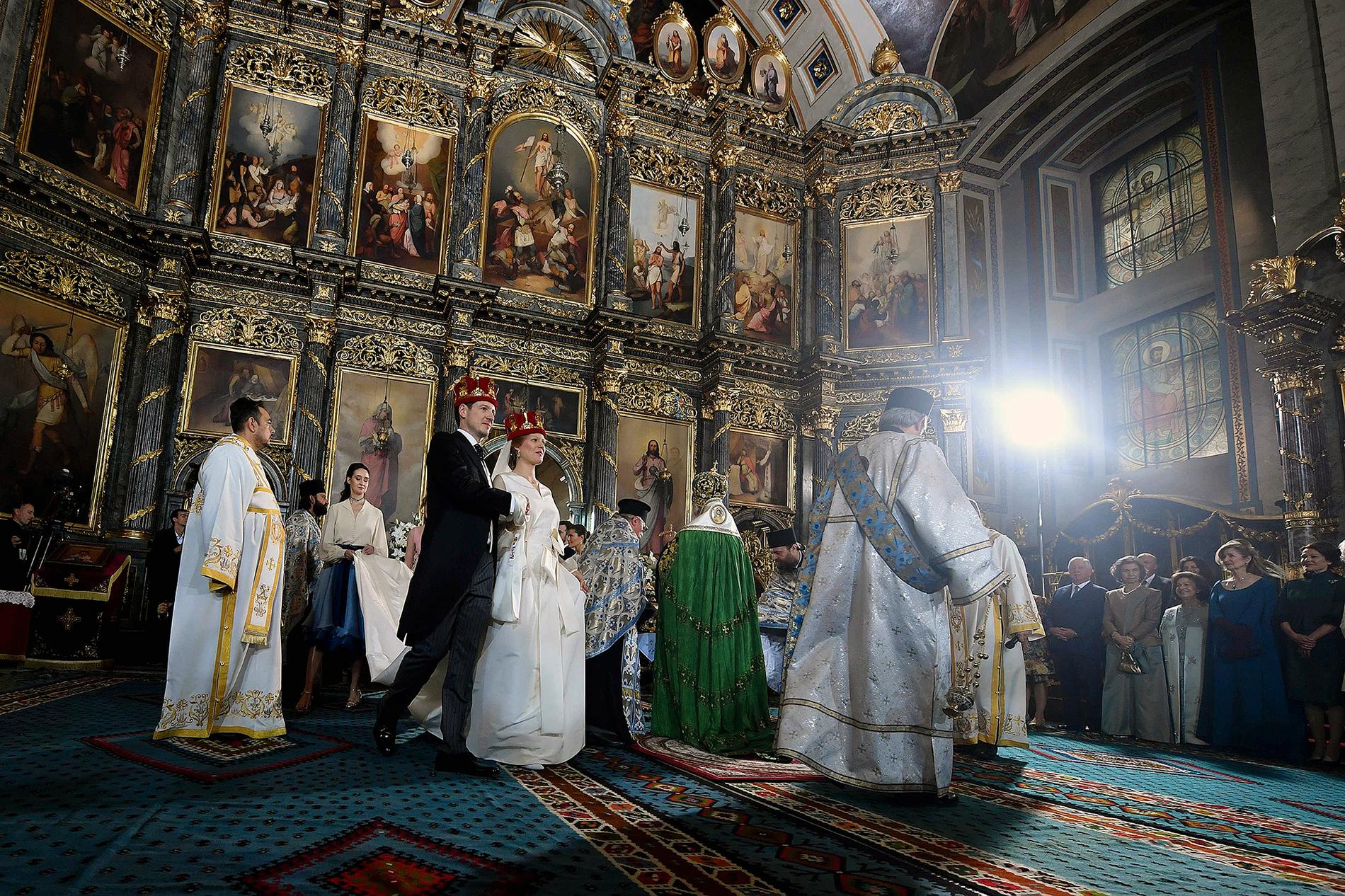 Prins Philip och Danica Marinkovic gifter sig i St. Michael's Katedralen i Belgrad, Serbien.