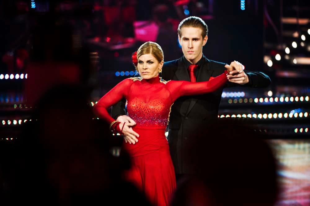 Pernilla Wahlgren och Tobias Bader i ”Let’s dance” 2012. 