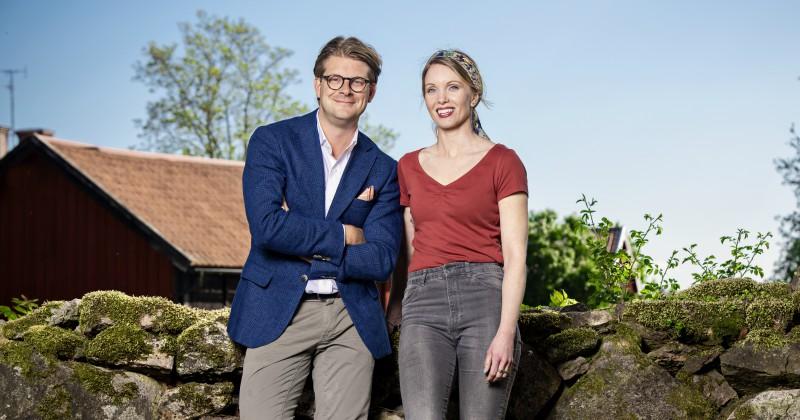 Rickard Thunér och Erika Åberg, programledare för ”Det sitter i väggarna”.