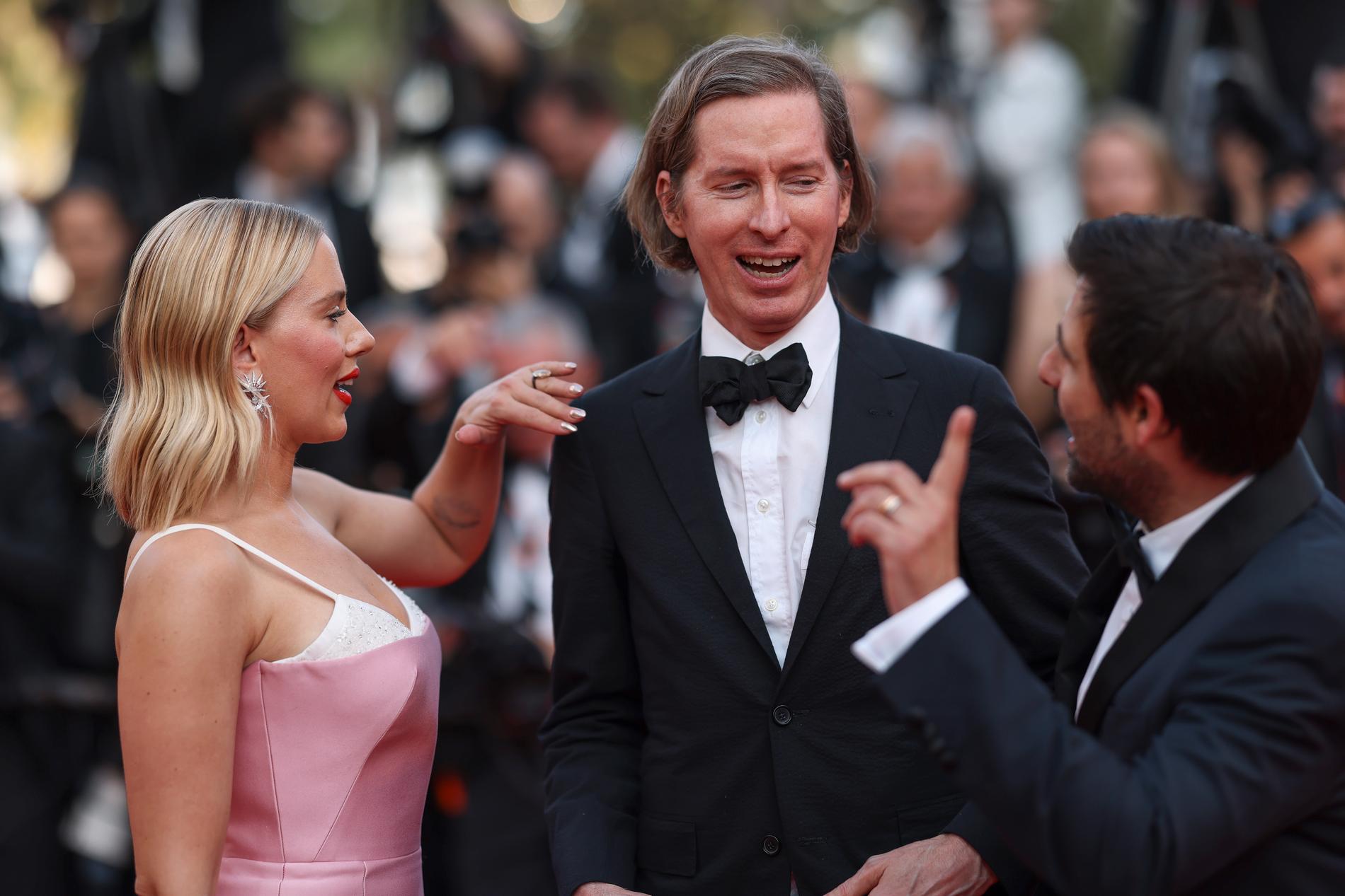 Scarlett Johansson, Wes Anderson och Jason Schwartzman på filmfestivalen i Cannes. 