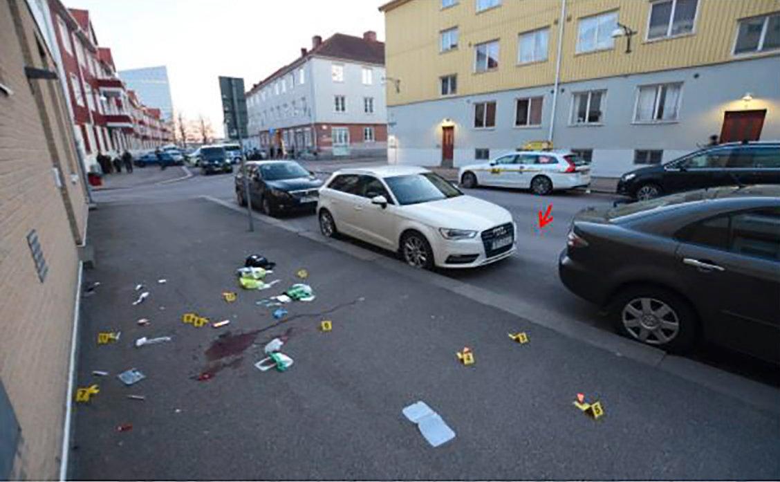 Totalt 13 personer dömdes efter mordet på en 33-årig gängman i Gamlestaden i Göteborg våren 2020.  