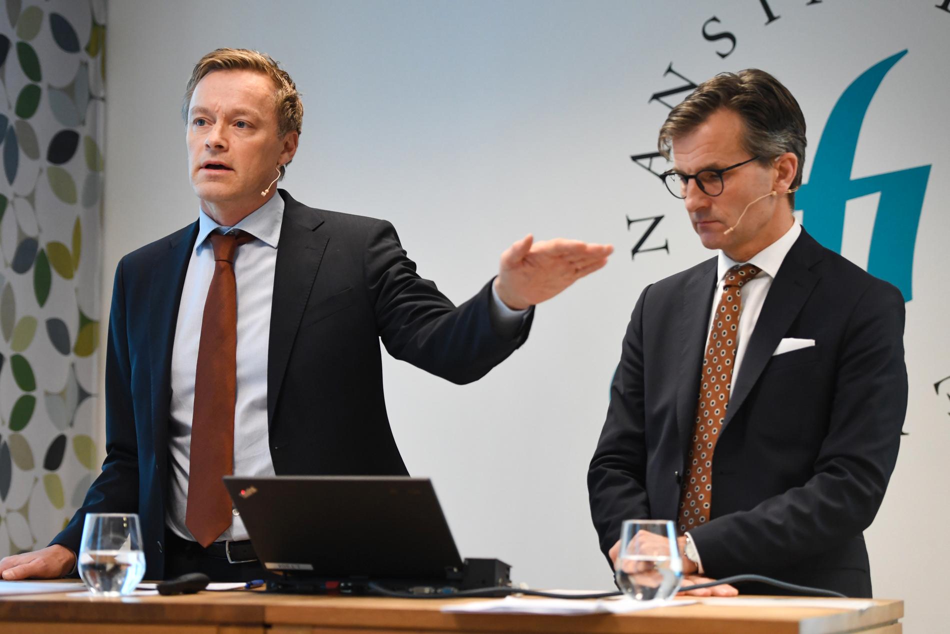  Finansinspektionens chefsekonom Henrik Braconier och generaldirektör Erik Thedéen föreslår skärpta amorteringskrav.