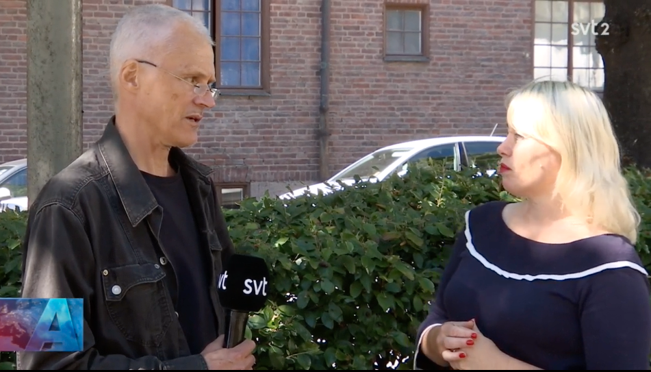 Reporter Ulf  Mattmar och författaren Ann Heberlein som kritiserar människor för att ”godhetsknarka”.
