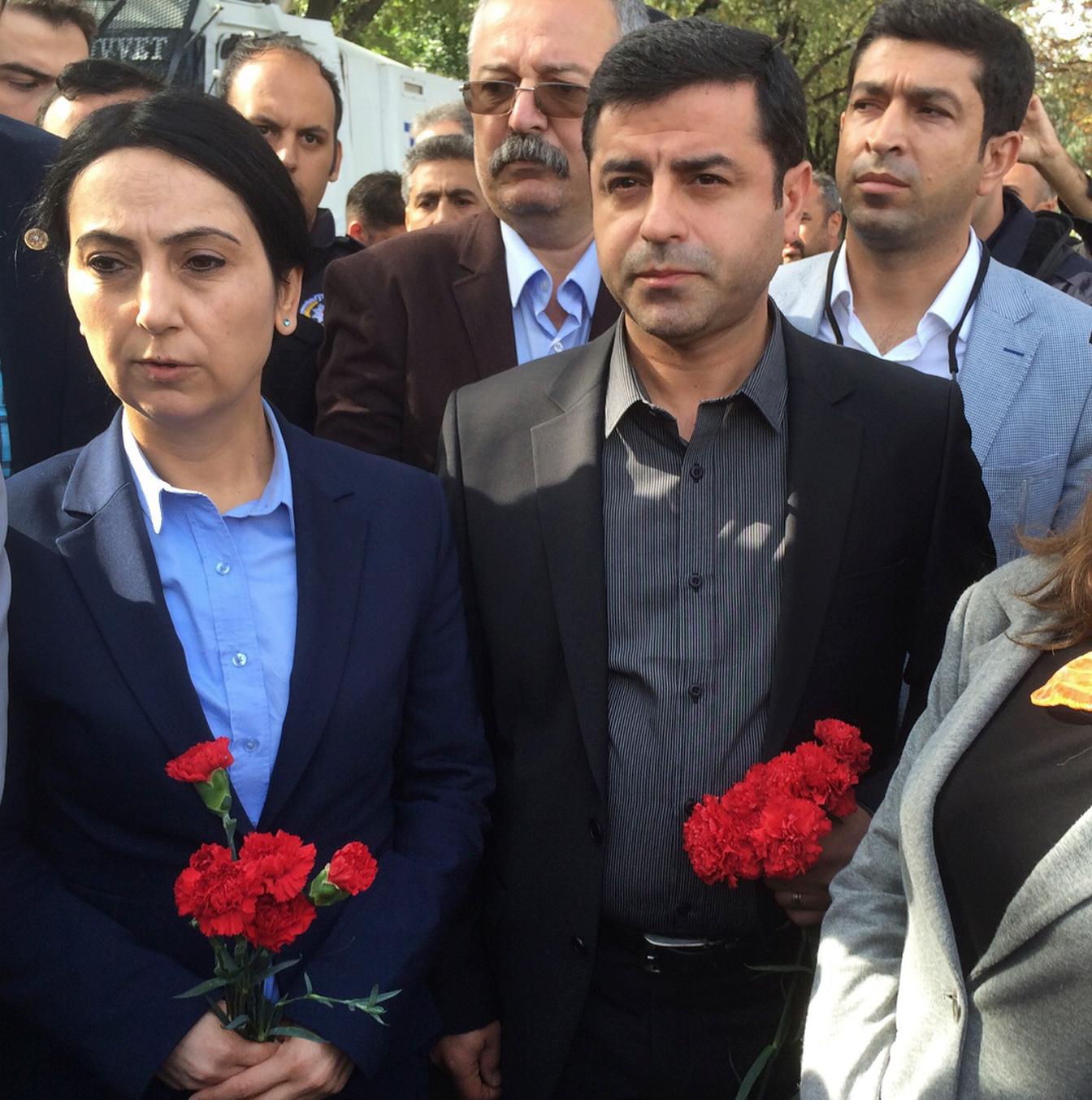 Selahattin Demirtas med Figen Yüksekdag, ledare för prokurdiska HDP, anklagas för samröre med PKK. Foto: AP