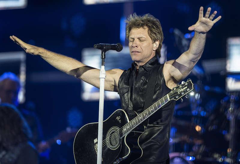 Jon Bon Jovi på scen.