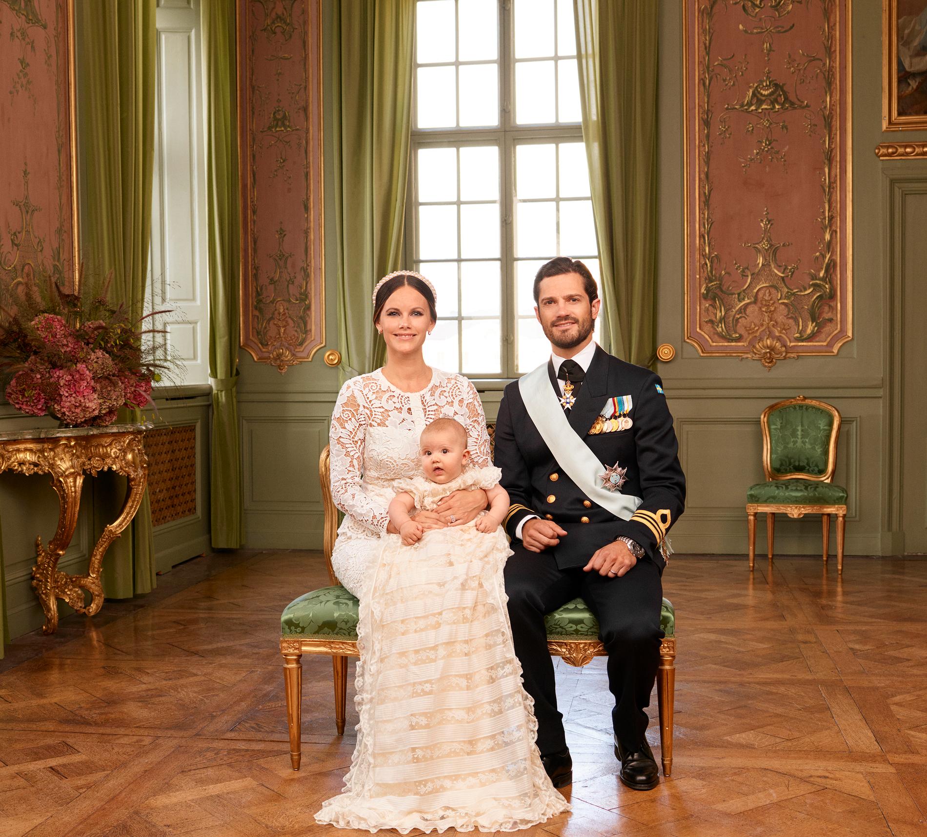 Prins Alexander med sina föräldrar prinsessan Sofia och prins Carl Philip.