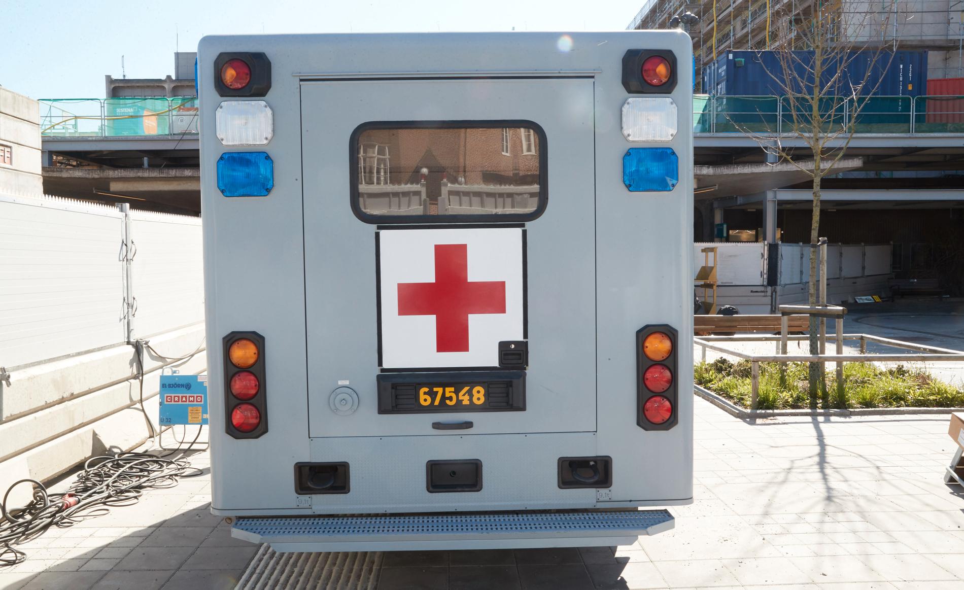 Region Skåne lånade ambulanser av Försvarsmakten under 2020. Bussen på bilden är ingen dansk minibuss.