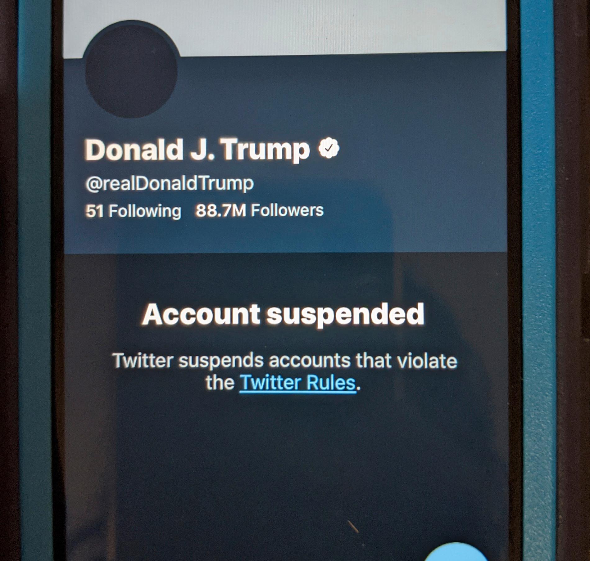 Donald Trumps konto har stängts av på bland annat Twitter.