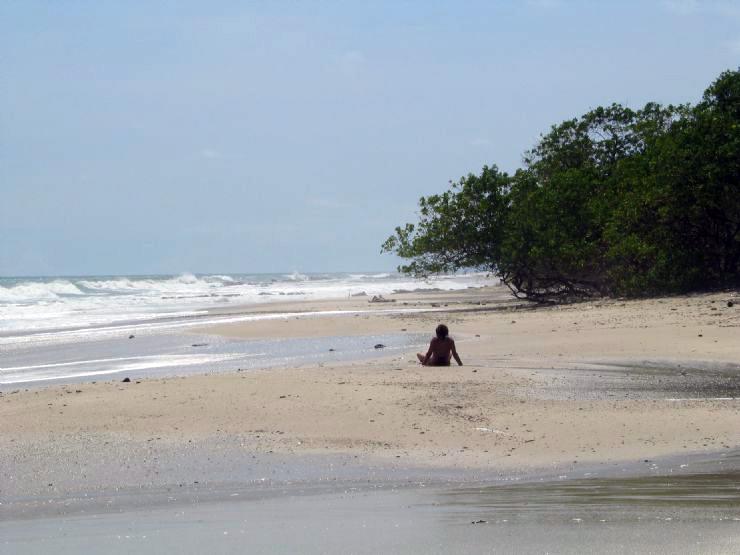 10. Playa Santa Teresa, Costa Rica Längs Costa Ricas kust mot Stilla havet, cirka 15 mil väster om huvudstaden San José, ligger det lilla samhället Playa Santa Teresa. Stränderna här lockar framförallt surfare från hela världen. Som högst går vågorna maj-december. Sök flyg till Costa Rica