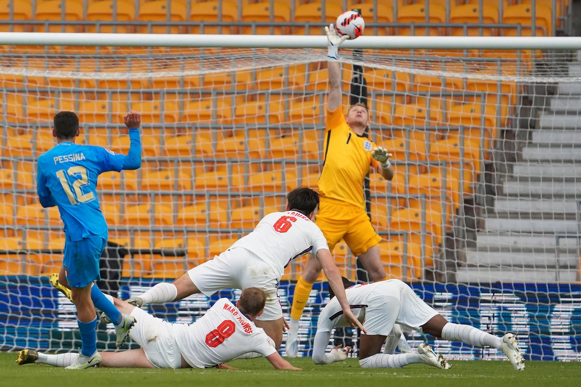 Målvakten Aaron Ramsdale stod för några vassa räddningar när England spelade 0–0 hemma mot Italien i Nations League.