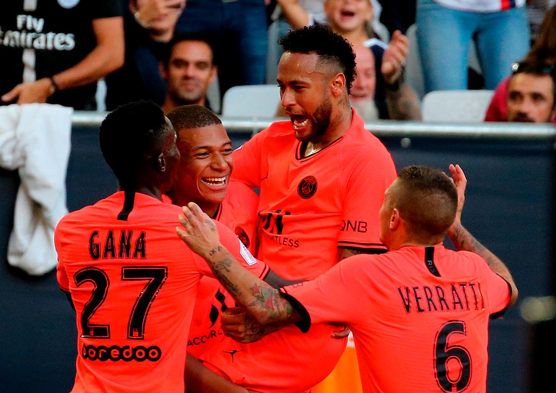 Neymar jublar efter det avgörande 1–0-målet mot Bordeaux.
